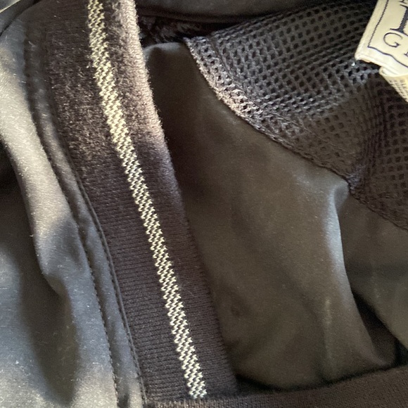 Great windbreaker in excellent condition. - Picture 7 of 7